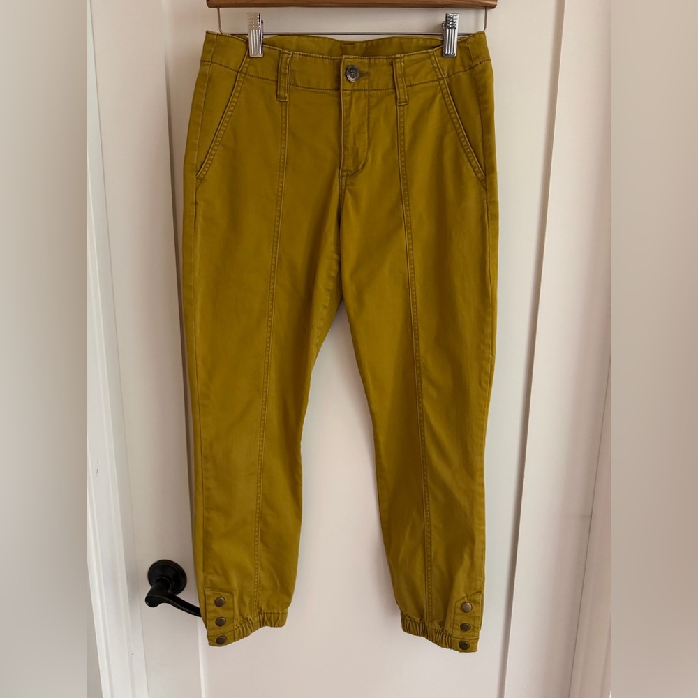 CAbi #5504 The Tracker Jogger Marigold